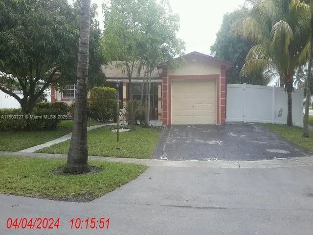 3301 Nw 32nd Ct, Lauderdale Lakes