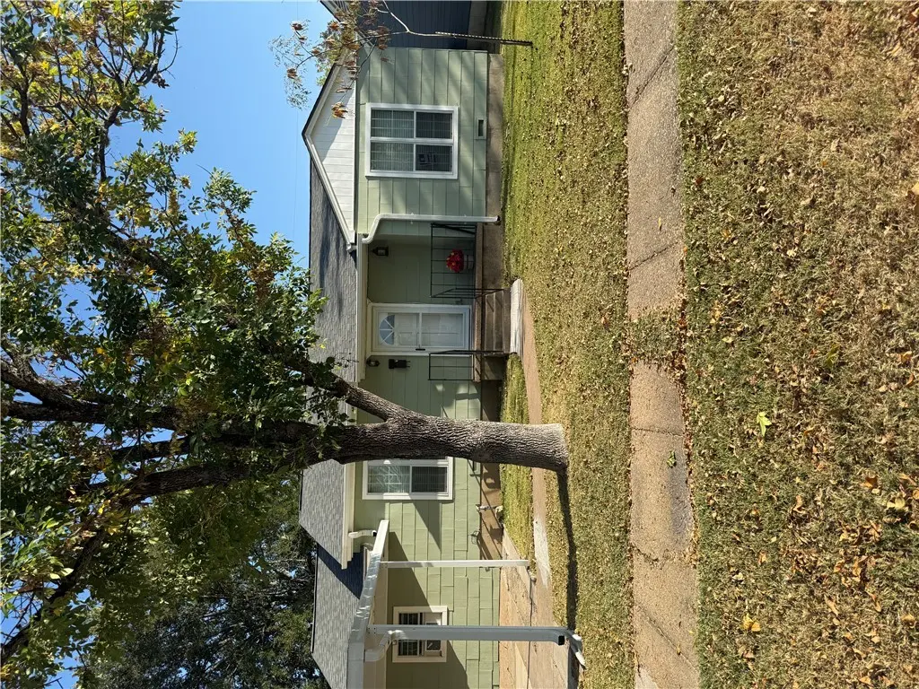 709 Churchill Drive, Bryan