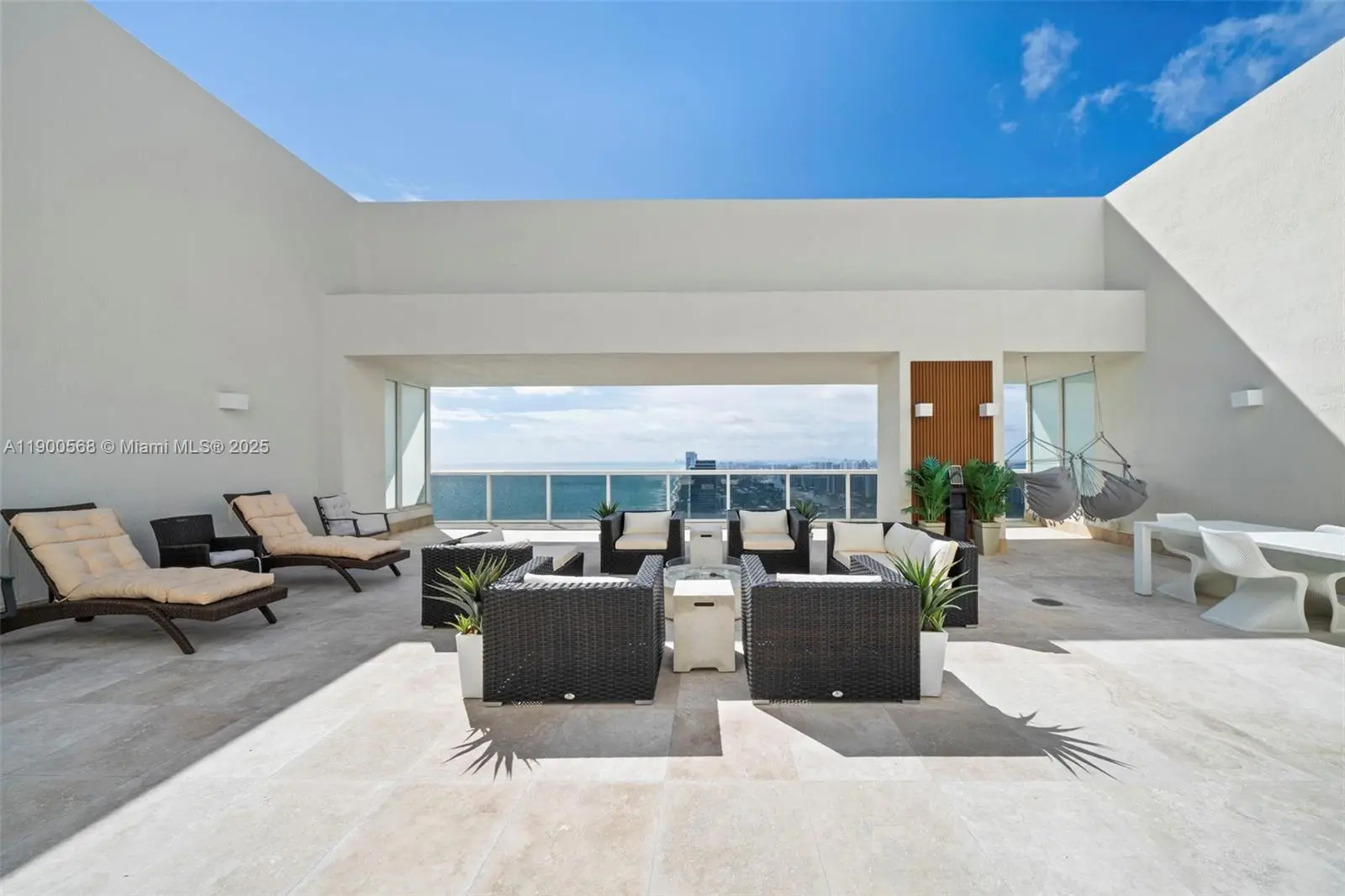 Photo of Listing #A11900568