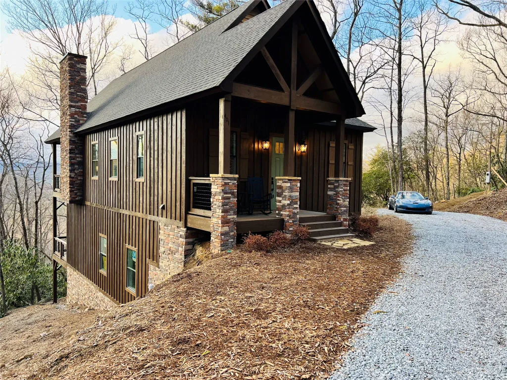 401 Windy Gap Lane, Sapphire