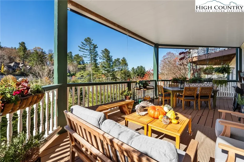 220 Village Drive # 301, Blowing Rock