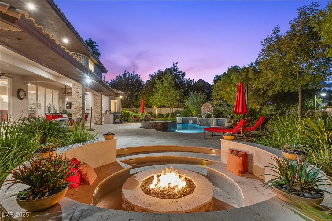 Photo of Listing #2725205