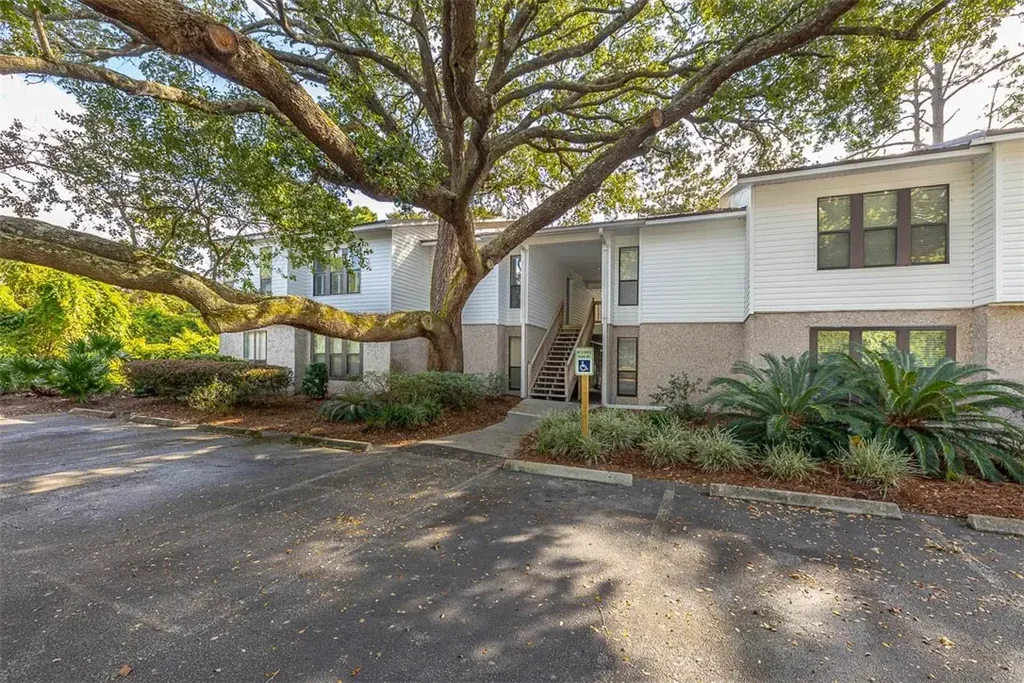 2512 Demere Road 7, St Simons Island