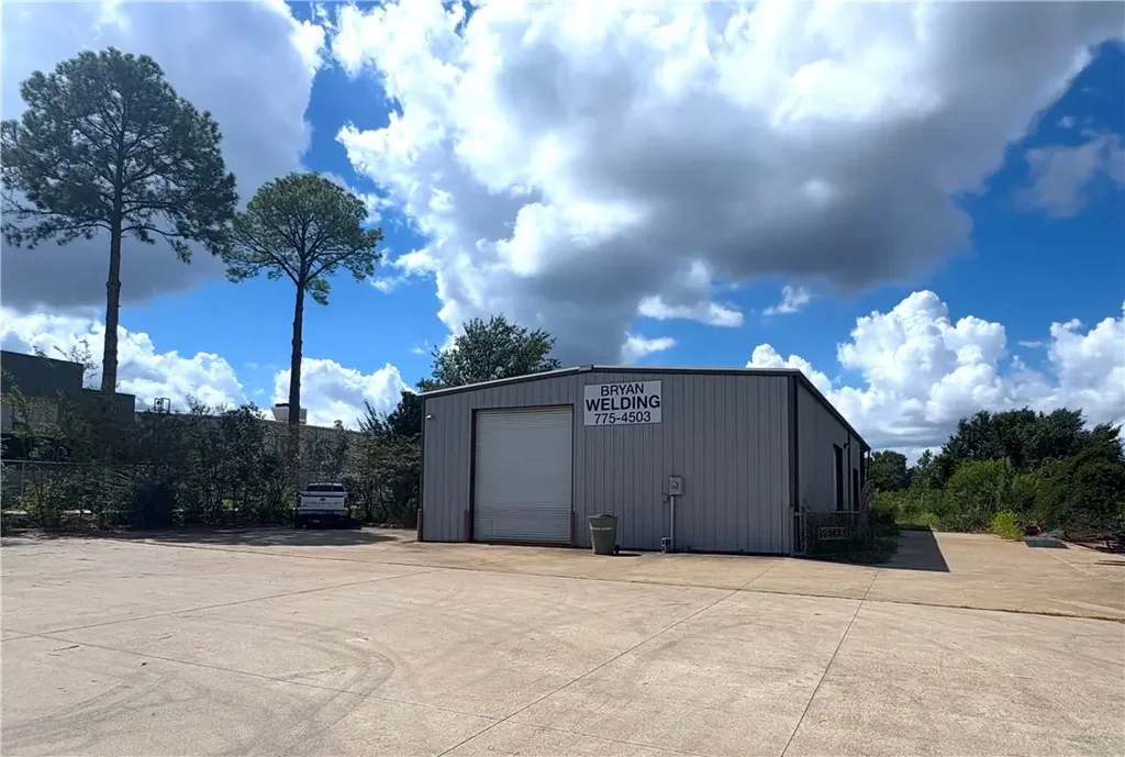 729 N Harvey Mitchell Parkway, Bryan