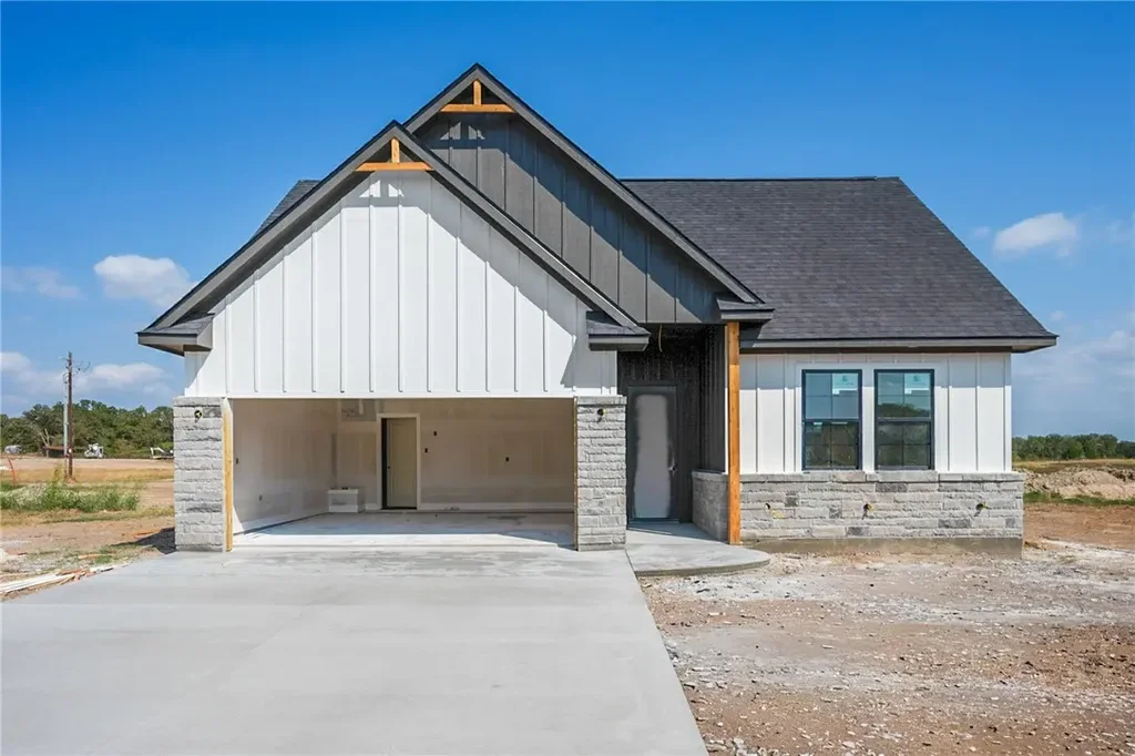 2102 Zebrina Court, Bryan