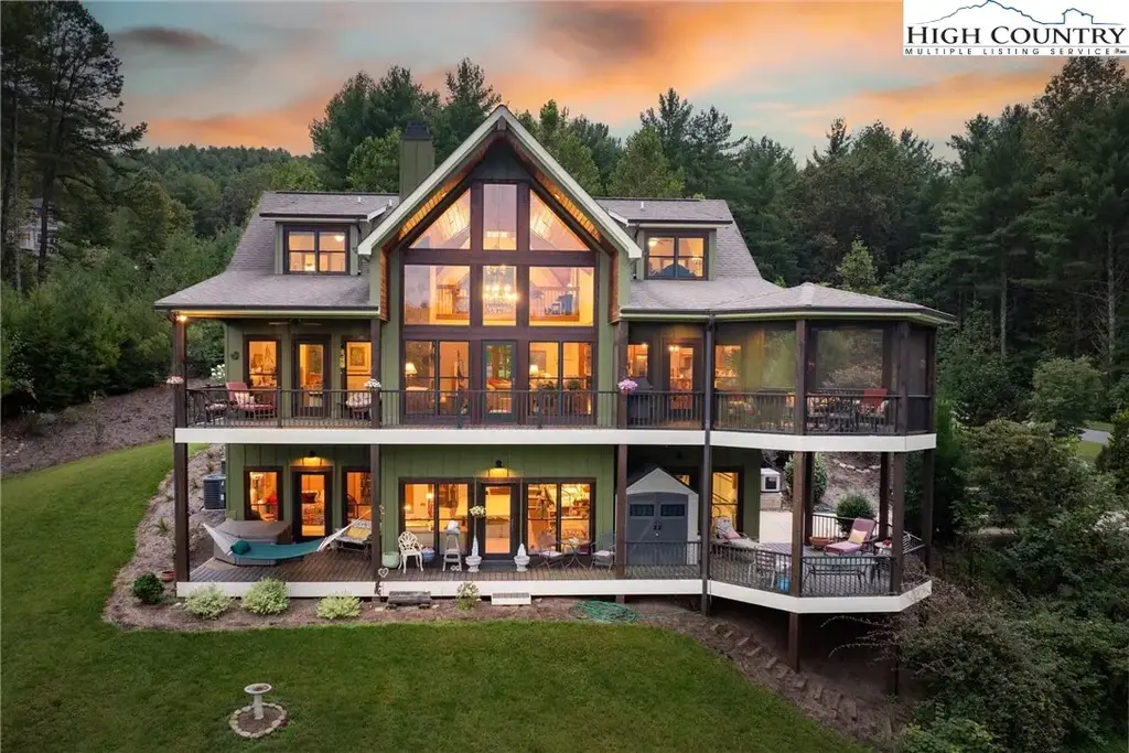 5378 Oak Crest Lane, Lenoir