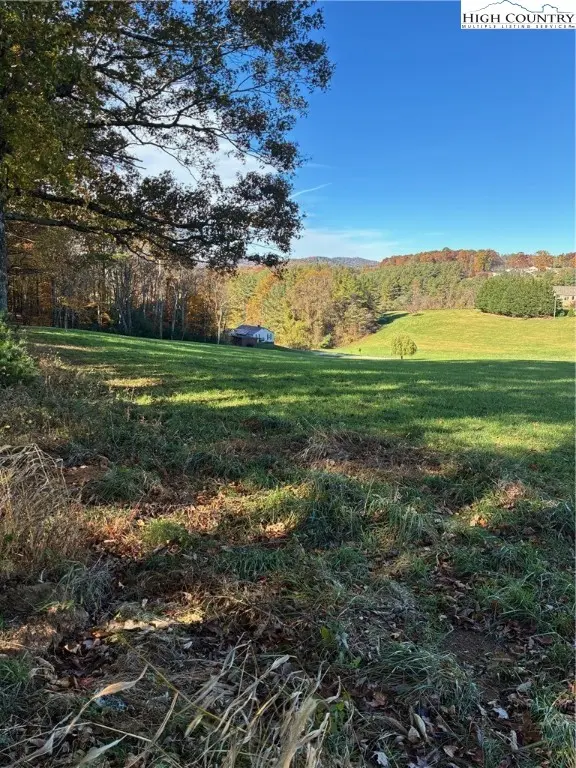 18 N Hwy Highway, Sparta