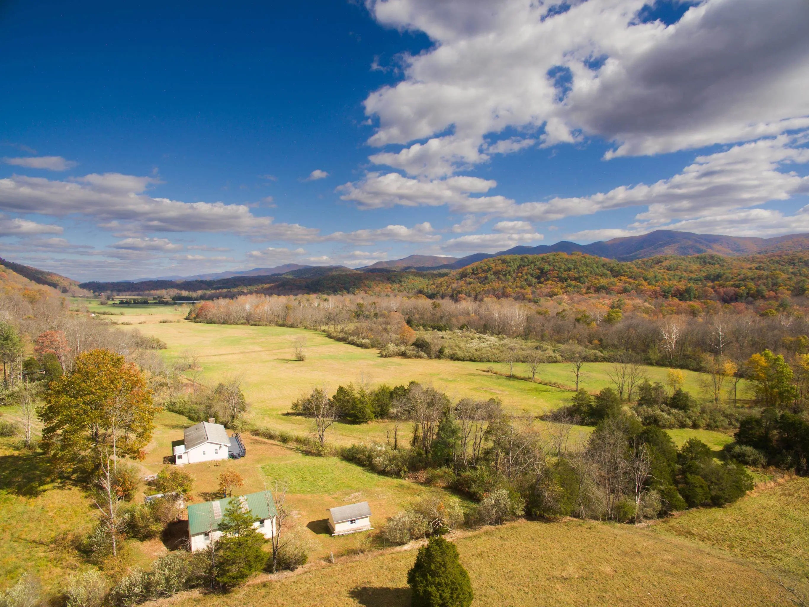 11611 Cowpasture River Rd S, Williamsville