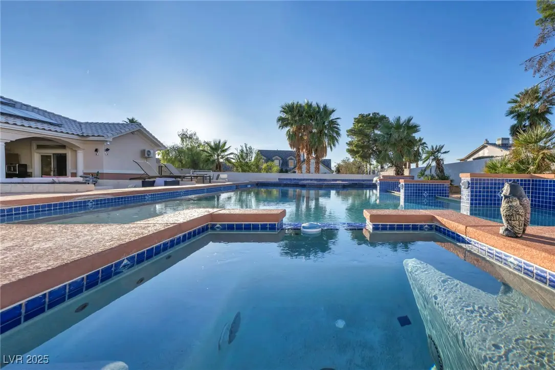 Photo of Listing #2730693