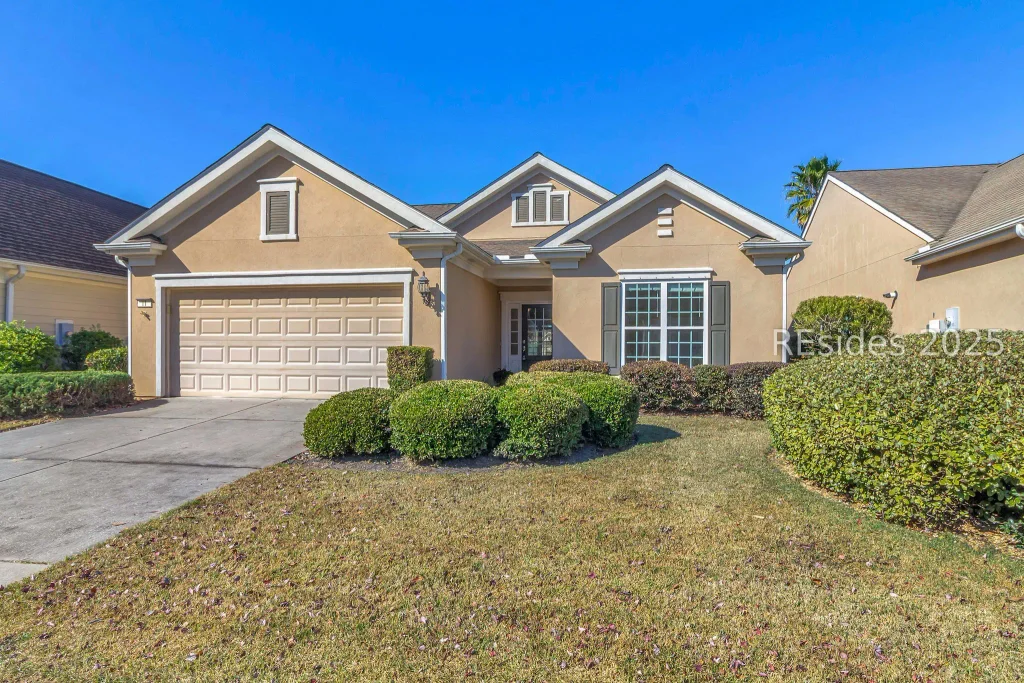 11 Pinedrop Court, Bluffton