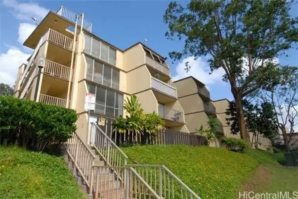 95-2052 Waikalani Place # B207, Mililani