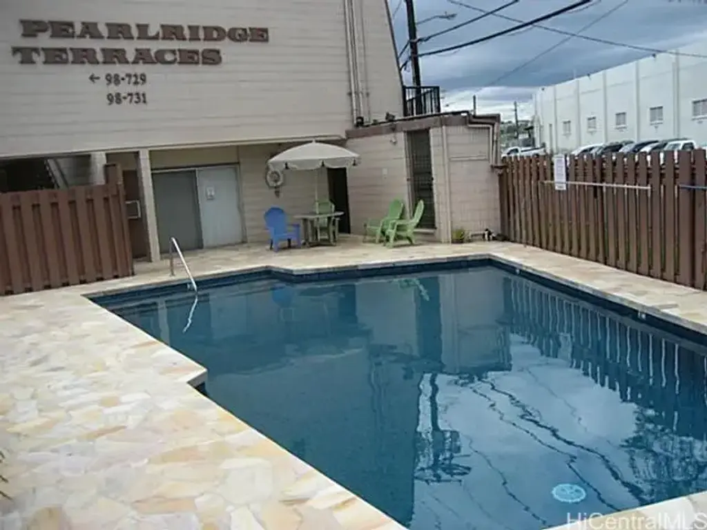 98-729 Moanalua Loop # 210, Aiea