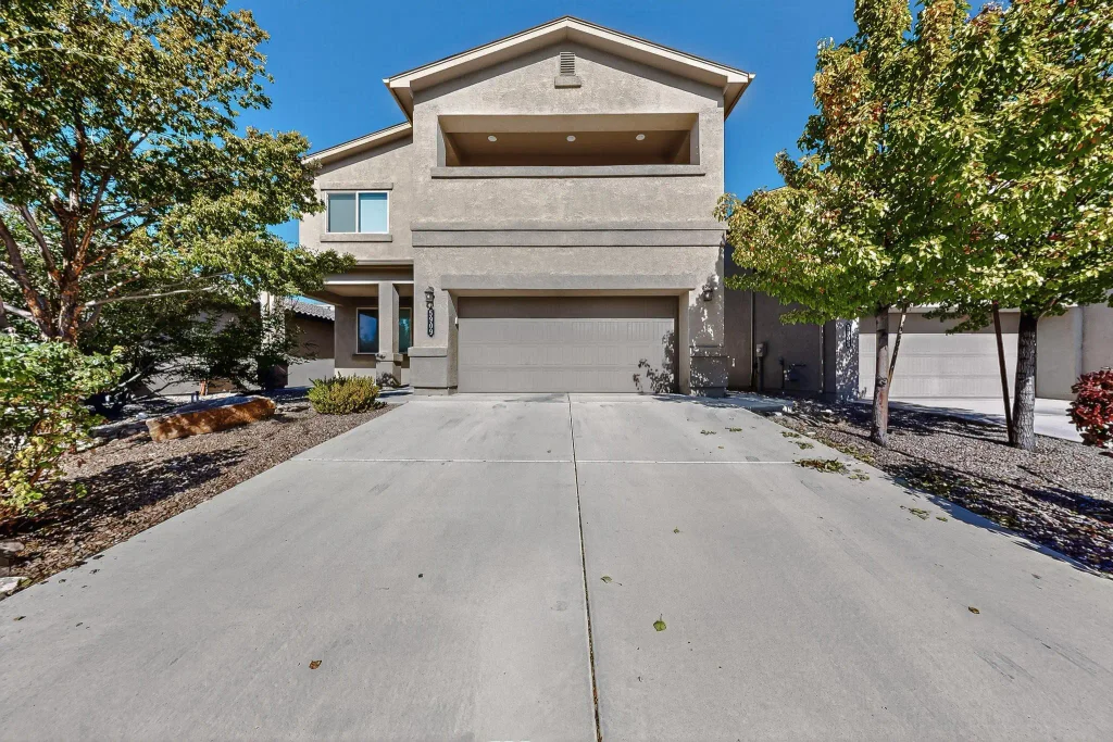 5909 Mafraq Avenue Nw, Albuquerque