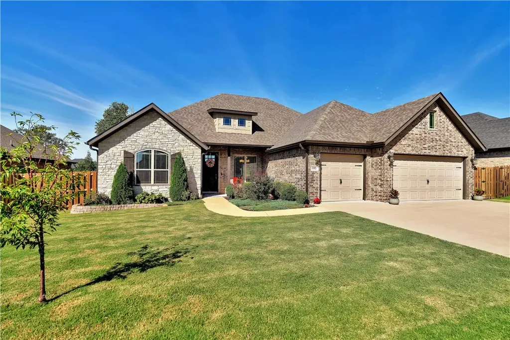 695 Malbec Road, Tontitown