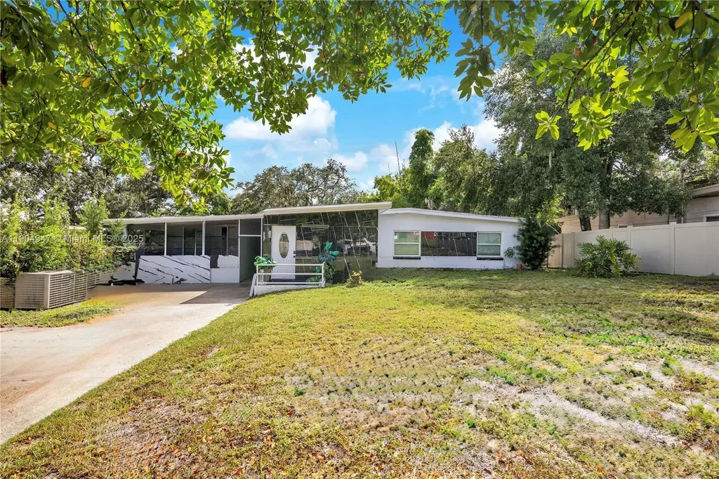 6712 Nina Rosa Dr, Orlando