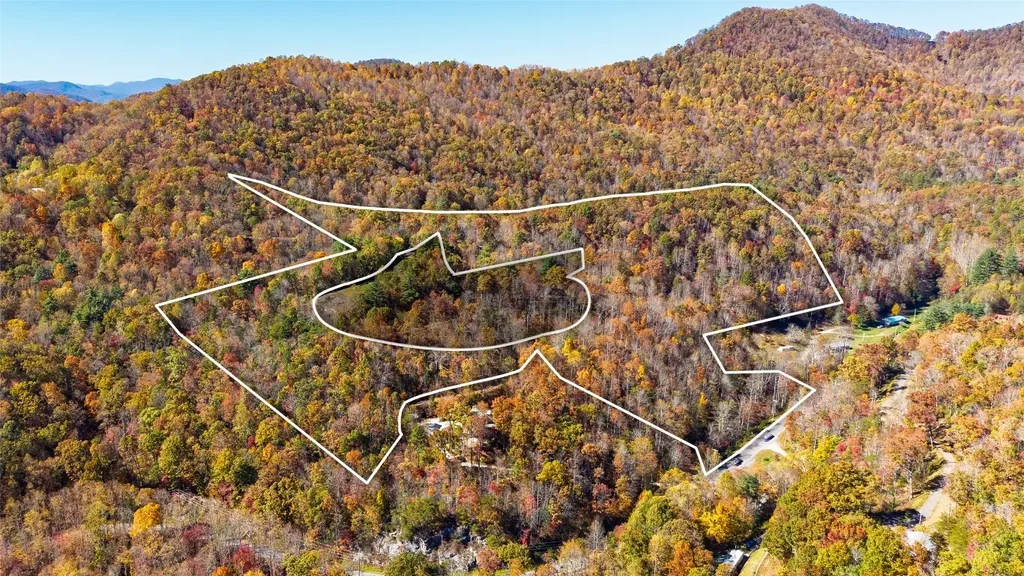 26 Booshway Mountain Road, Tuckasegee