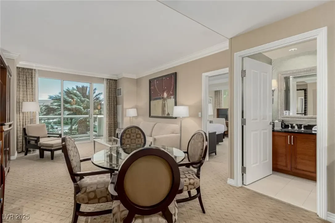 135 E Harmon Avenue 02702, Las Vegas