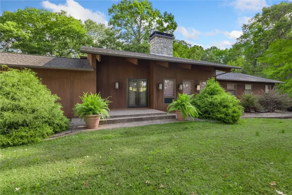 4087 N 7 Highway, Harrison