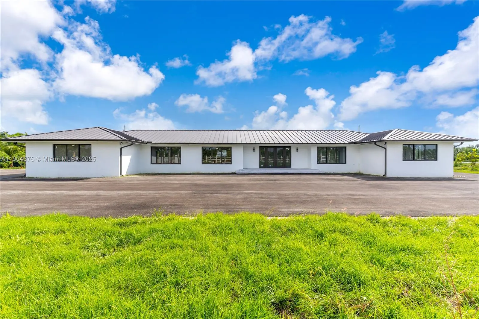 Photo of Listing #A11904376