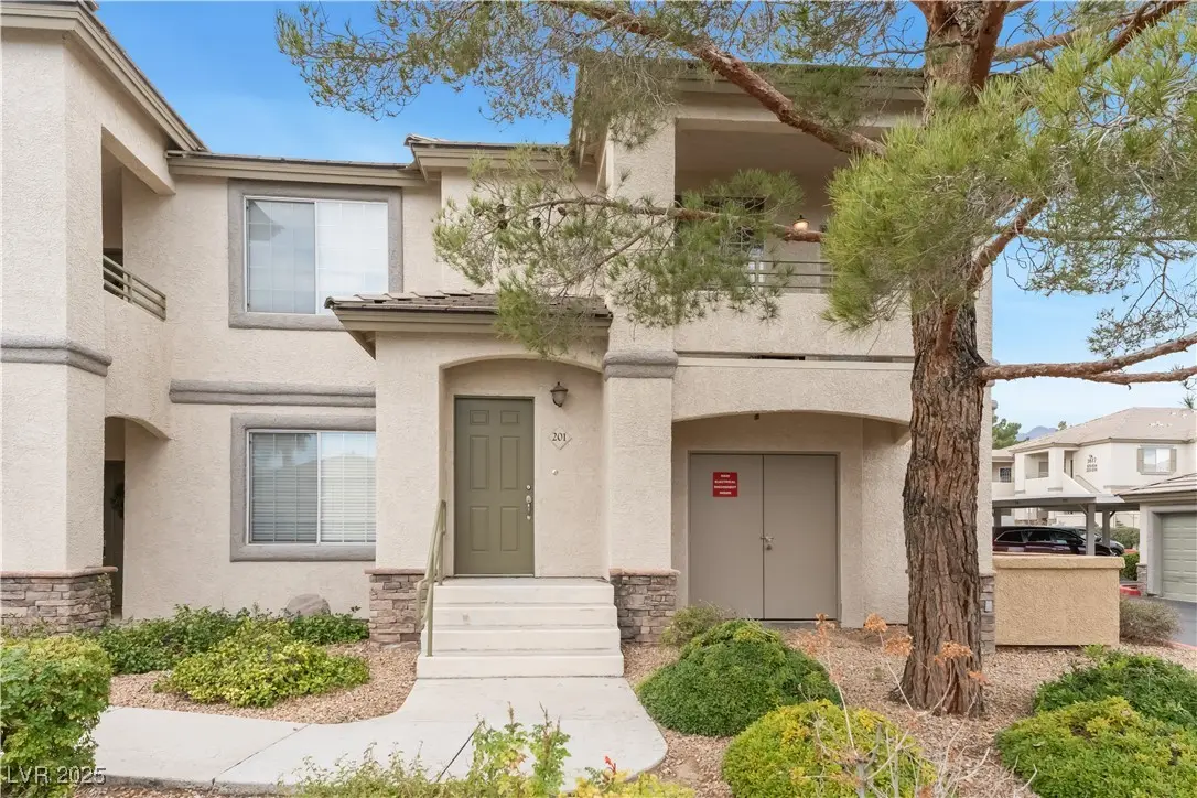 Photo of Listing #2730100