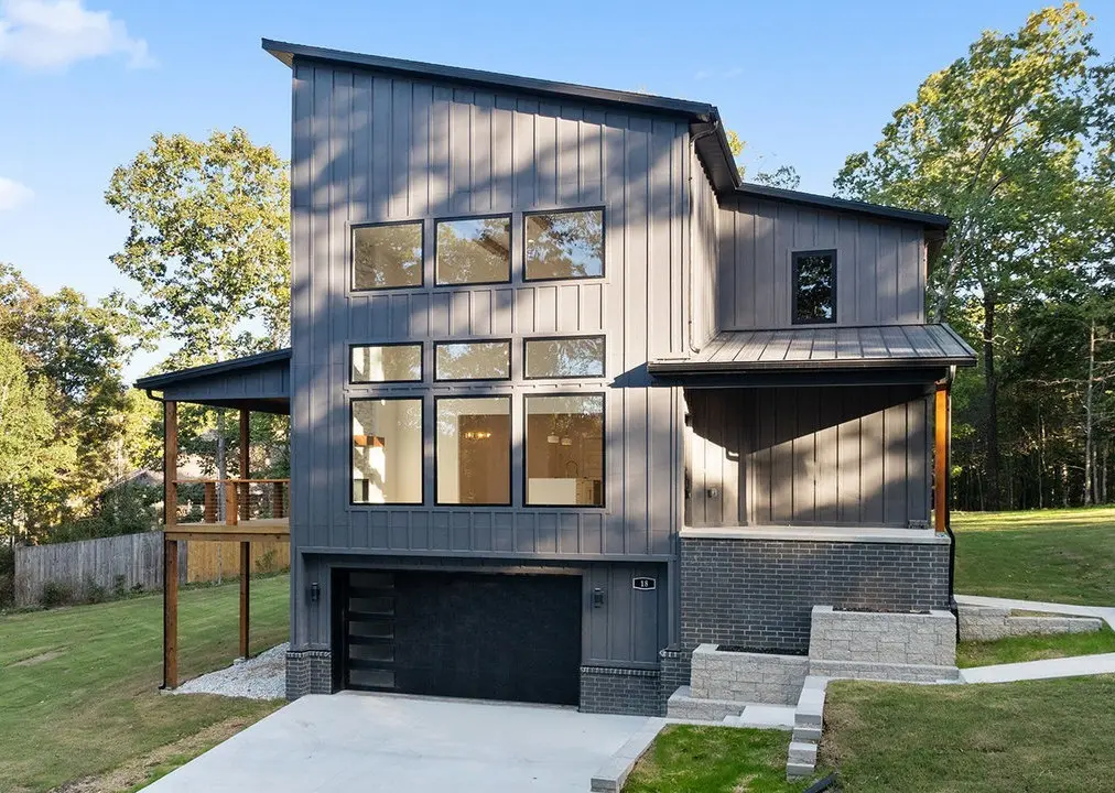 18 Hamilton, Bella Vista