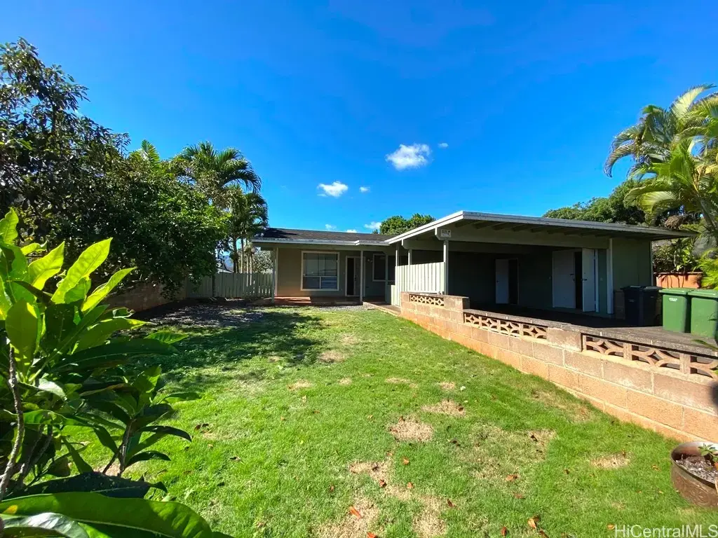 94-305 Keaoopua Place, Mililani
