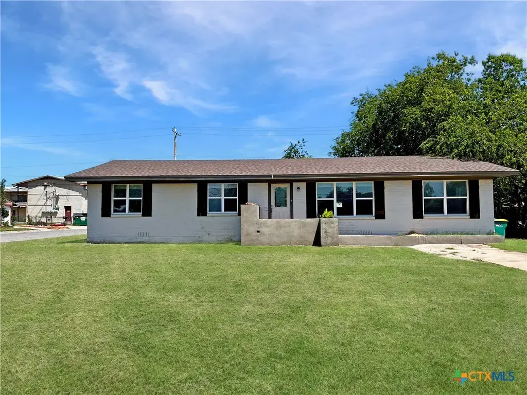1311 W Main Street, Gatesville