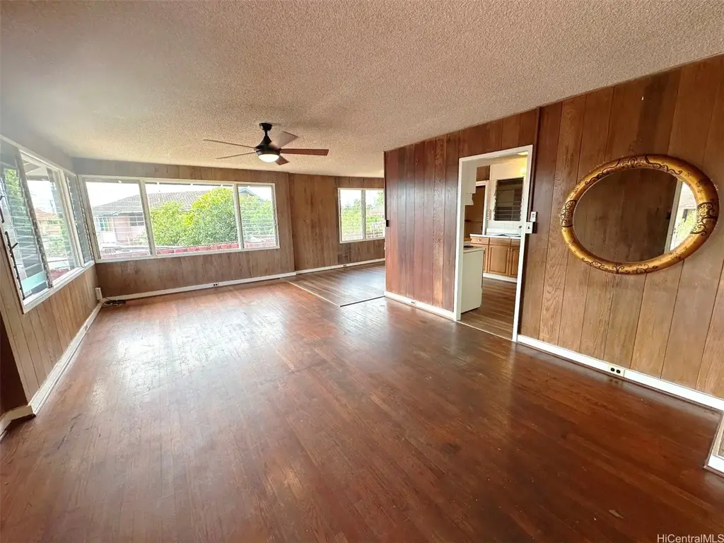 94-406 Kahualei Place, Waipahu