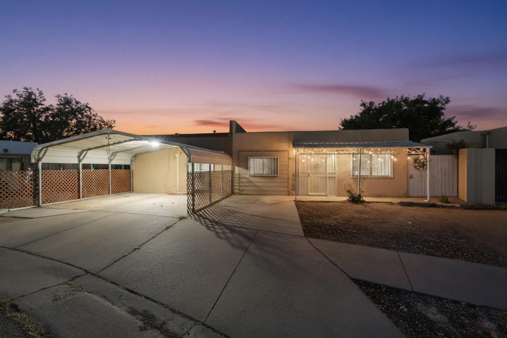 6012 Staubach Avenue Nw, Albuquerque
