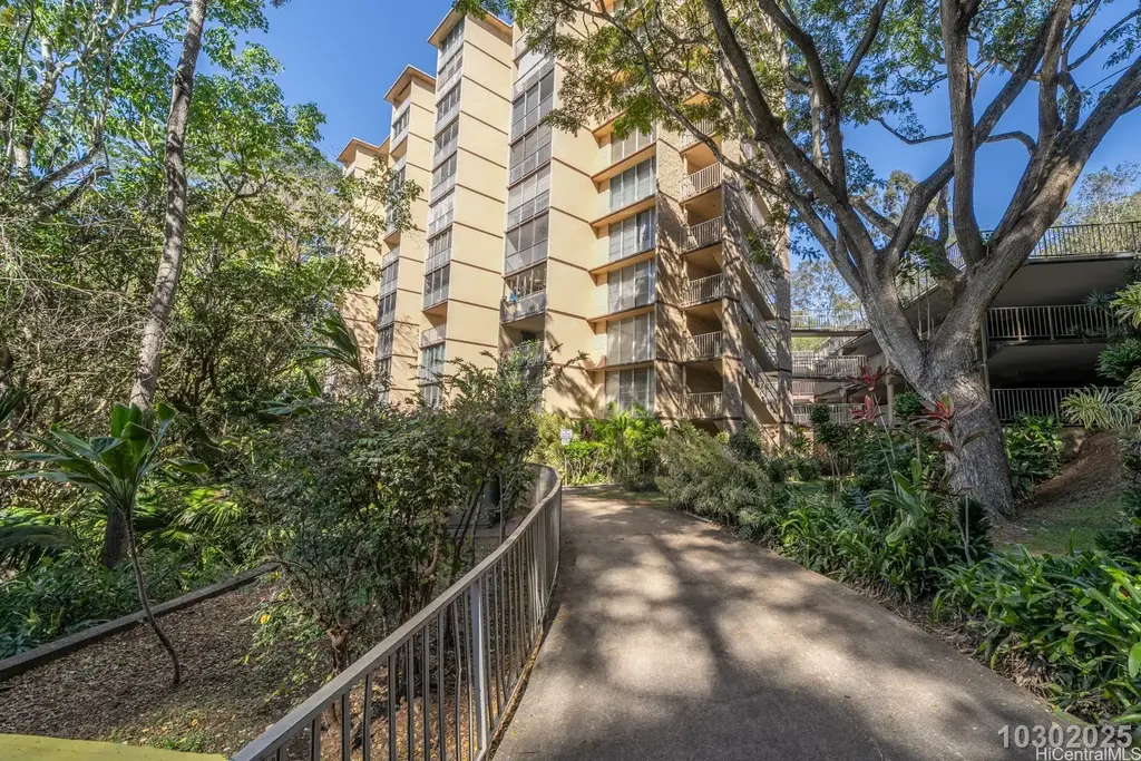 95-227 Waikalani Drive # A104, Mililani