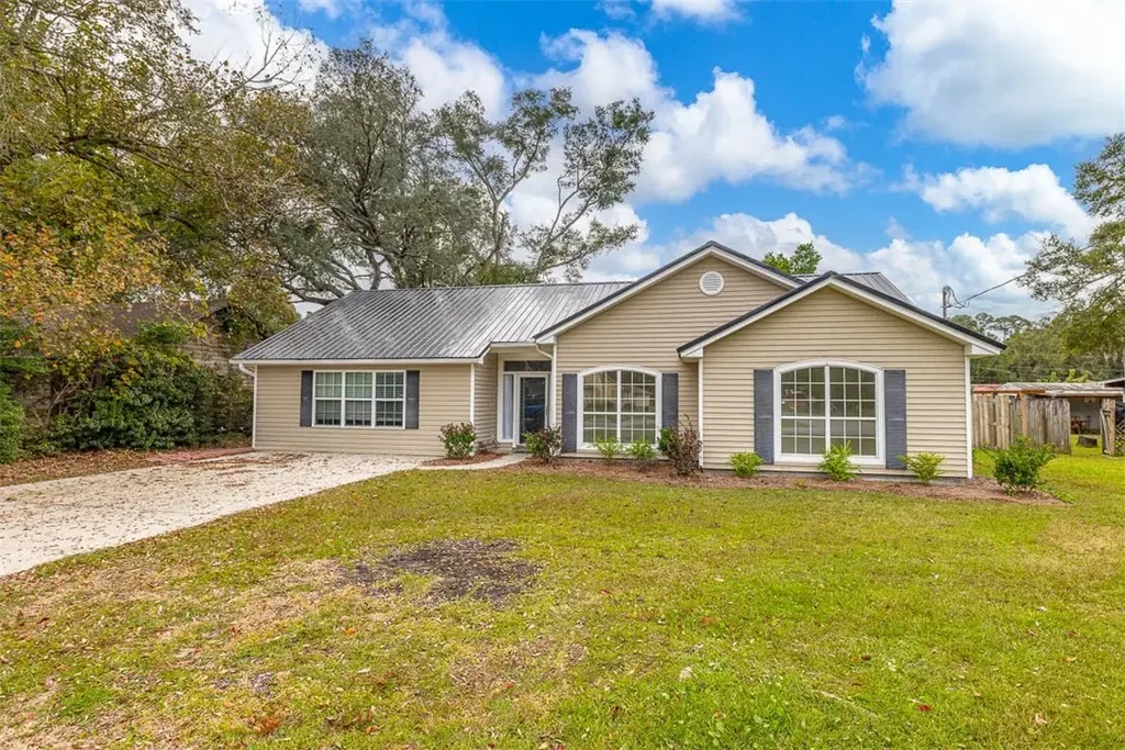 210 Glen Meadows Circle, Brunswick