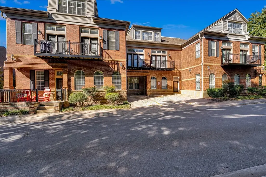 340 N Campbell Avenue 11, Fayetteville