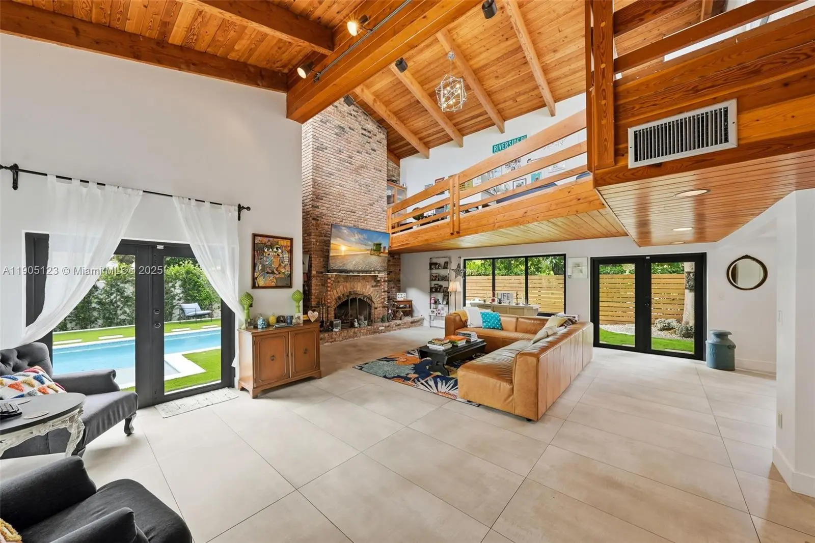 Photo of Listing #A11905123