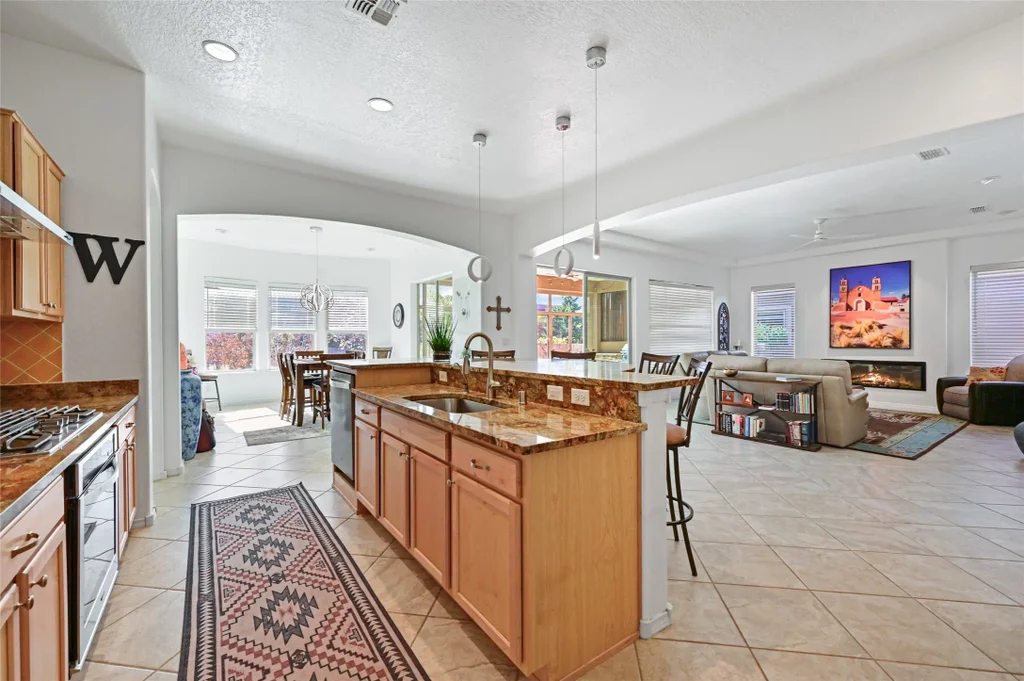 4304 Neblina Dorada, Santa Fe