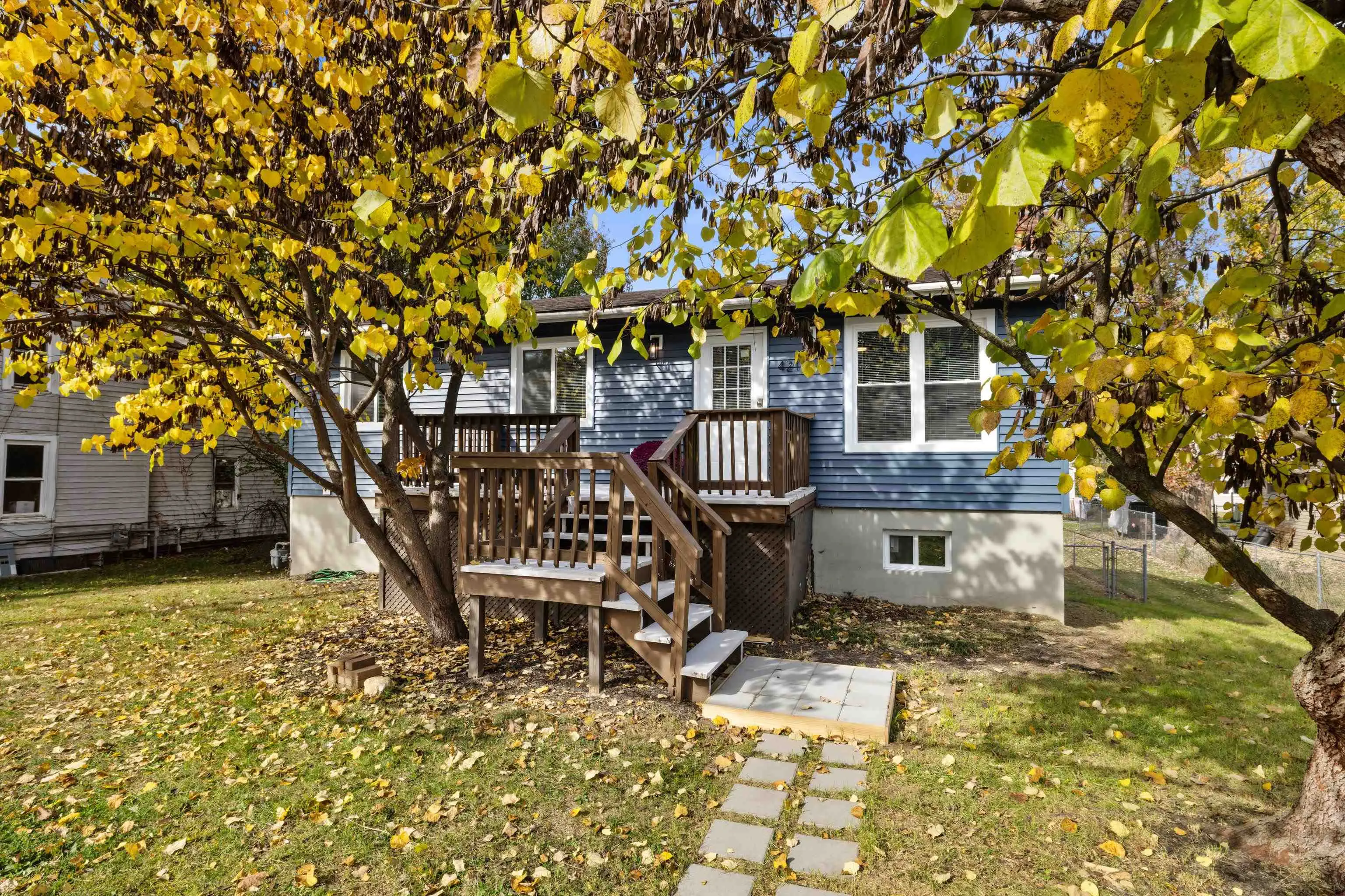 421 Charlotte Ave N, Waynesboro