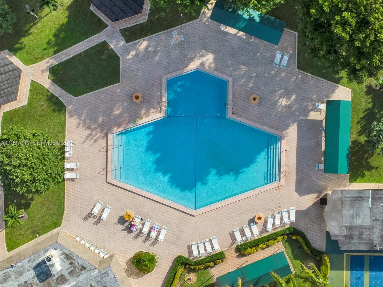 Photo of Listing #A11897910