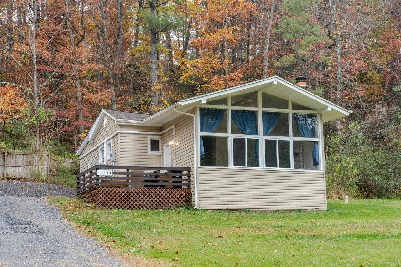 10545 Falling Pine Ln, Dayton