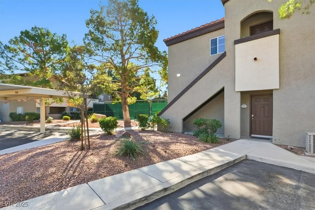 Photo of Listing #2731466