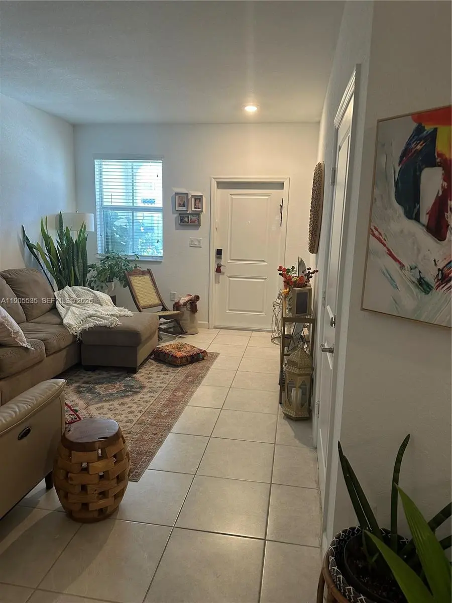 Photo of Listing #A11905535