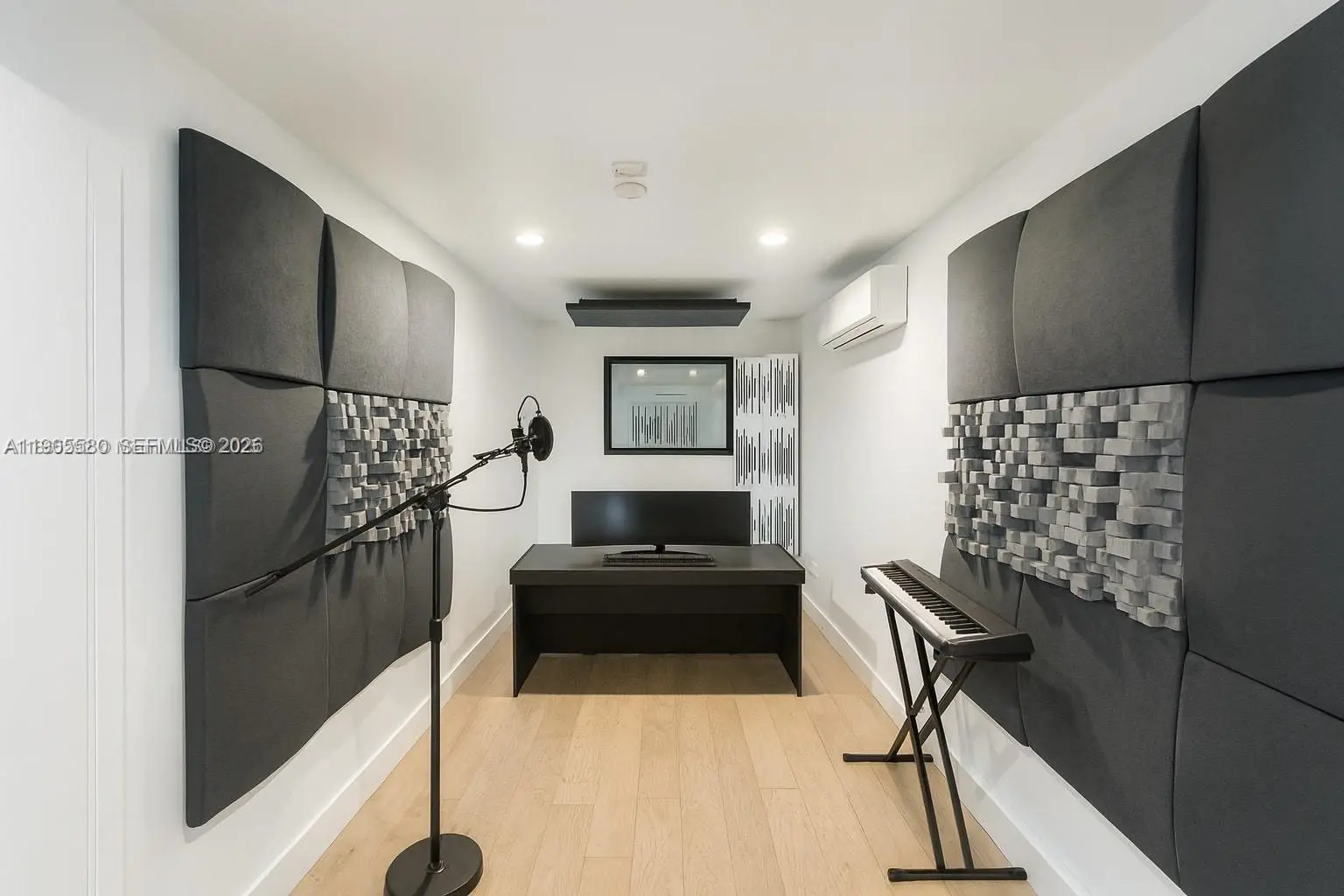 Photo of Listing #A11905580