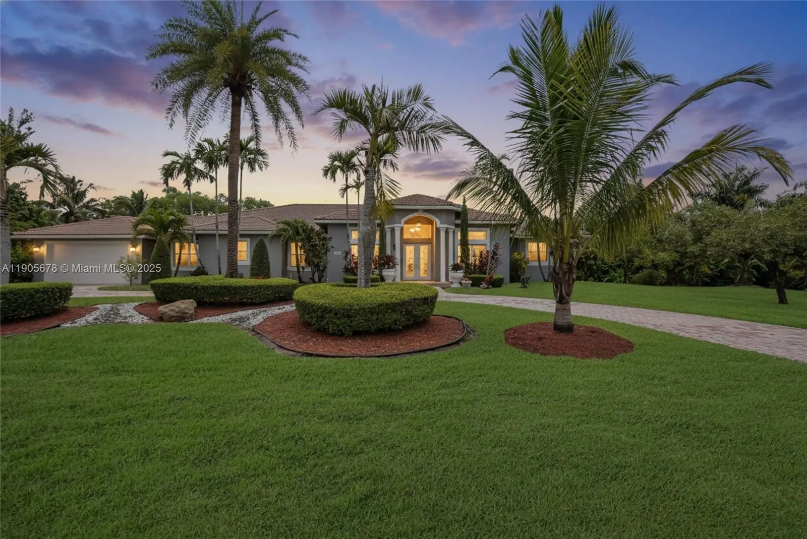 Photo of Listing #A11905678