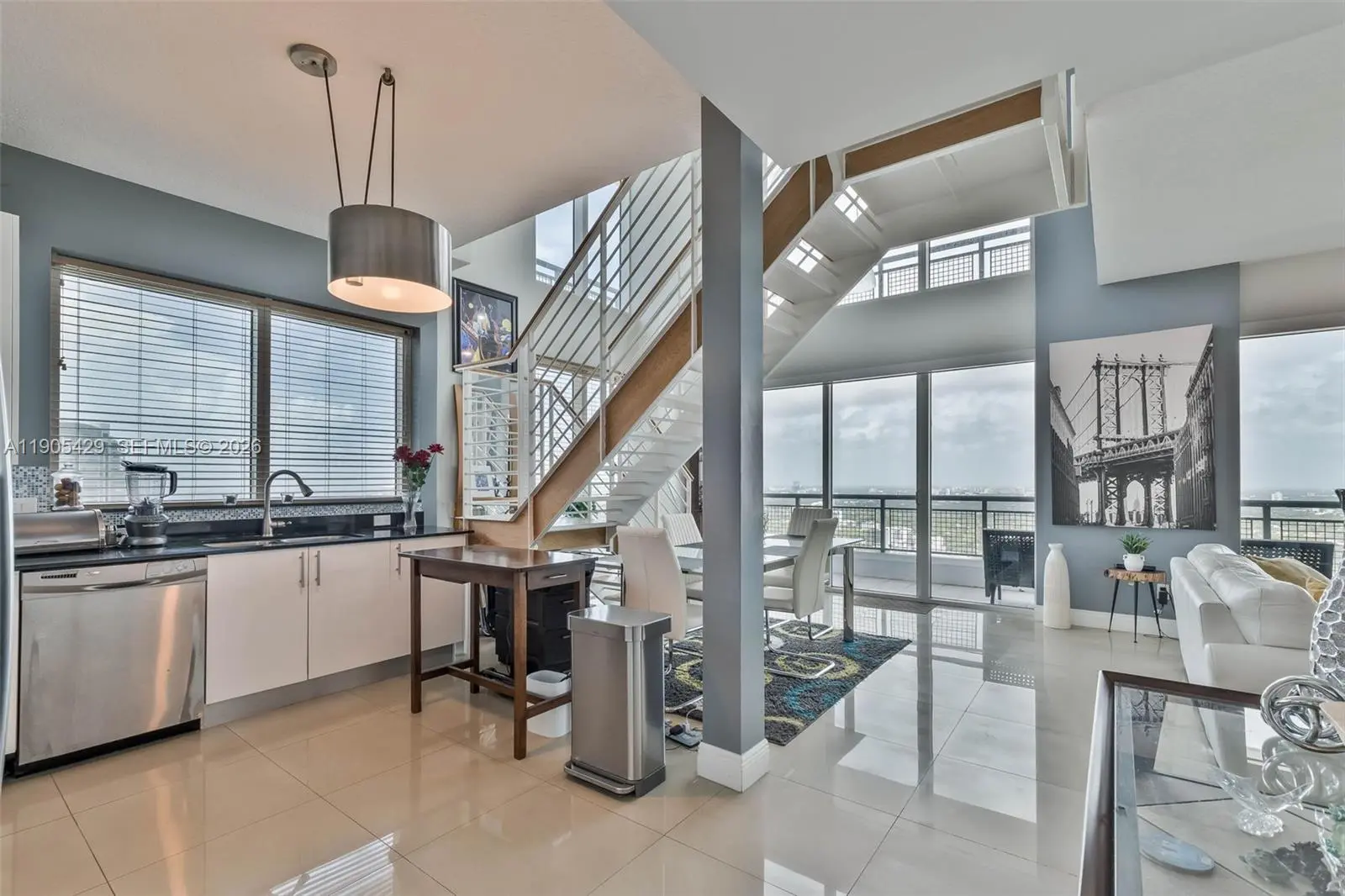 Photo of Listing #A11905429