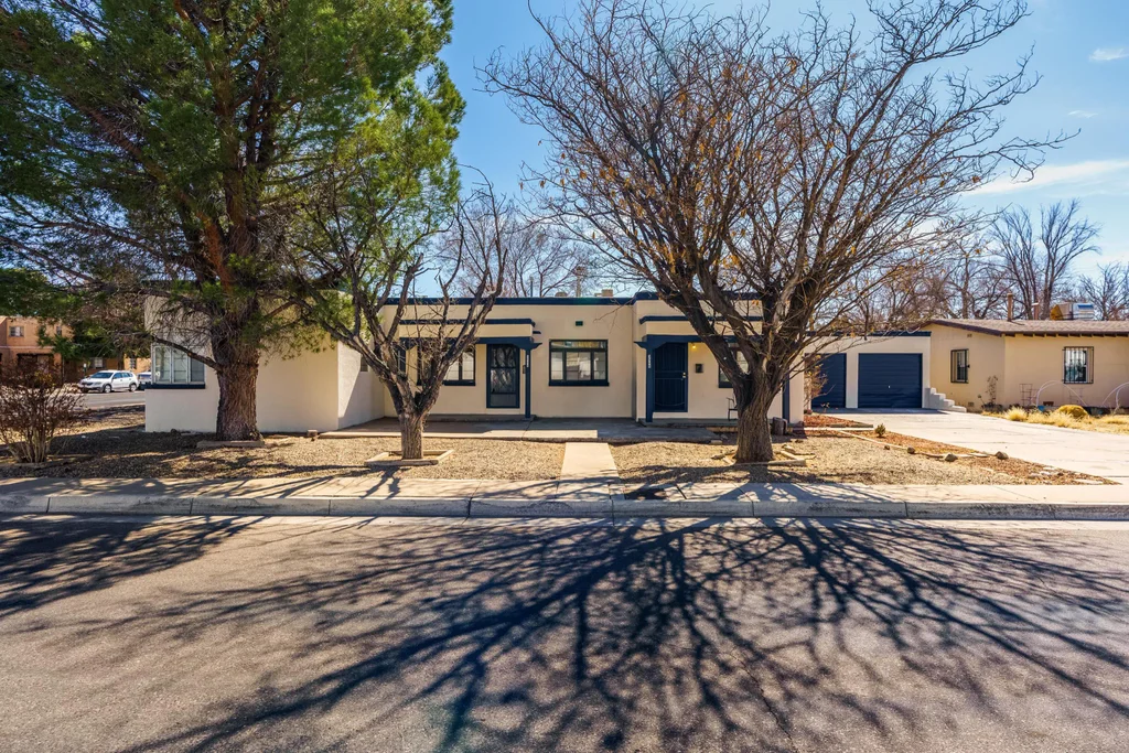1003-1005 Carlisle Boulevard Se, Albuquerque