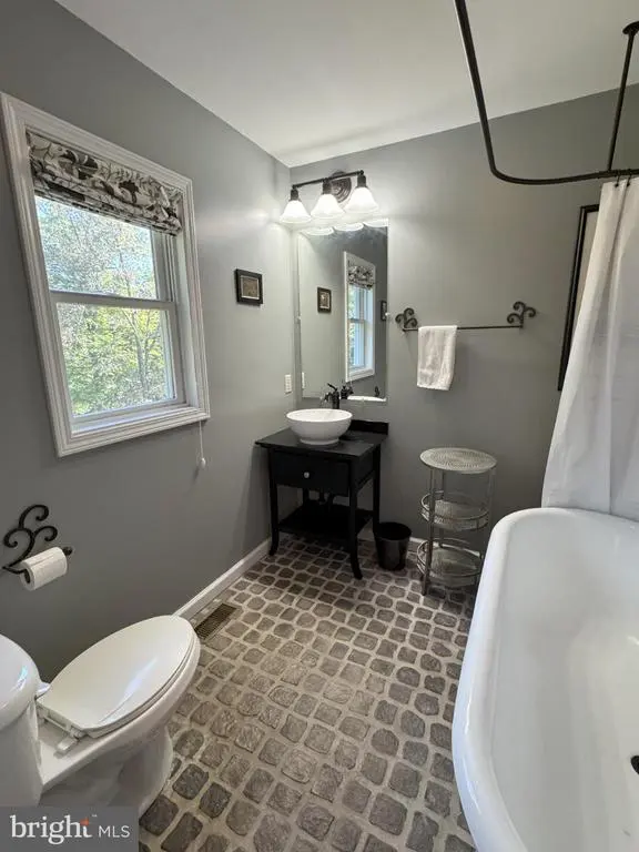 3998 Hidden Valley Ln, Linden