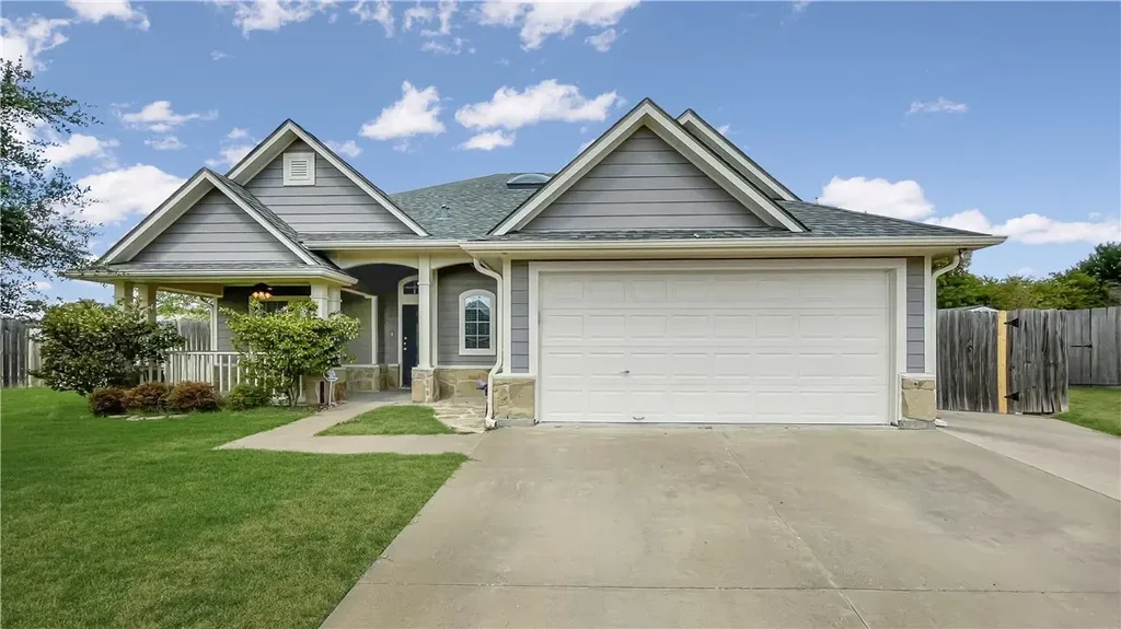 2701 Lynnwood Court, Bryan