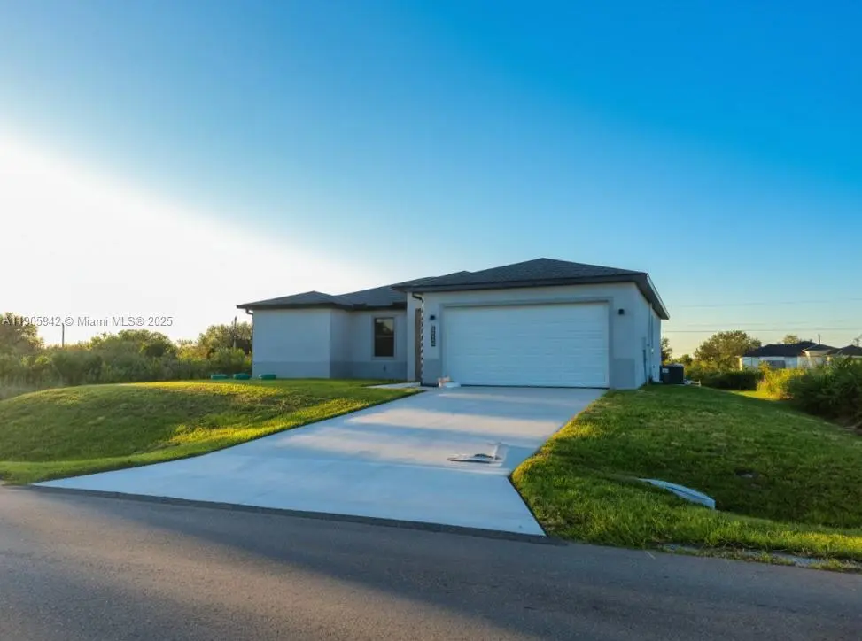 Photo of Listing #A11905942