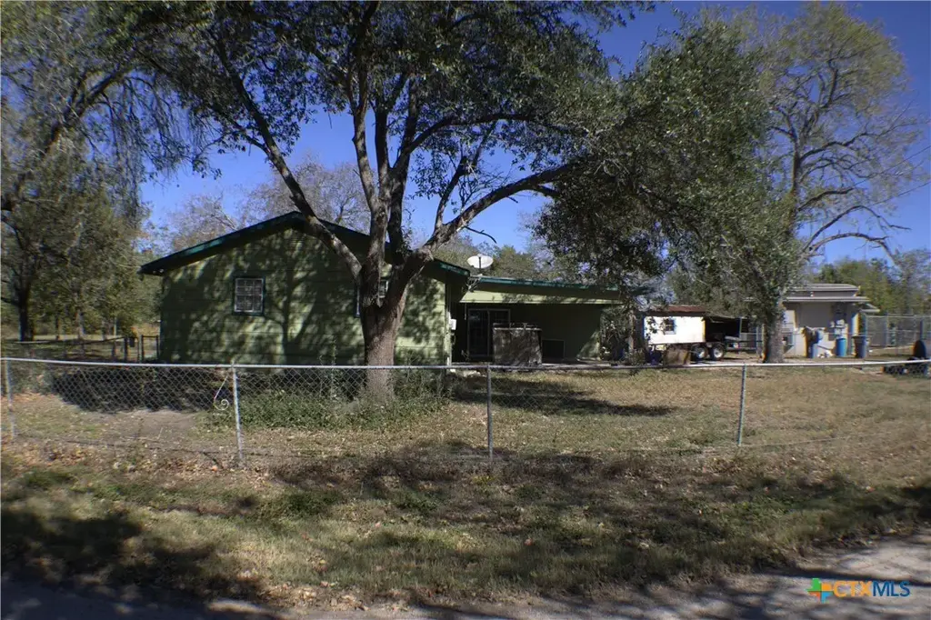 206 Meadow Brook, Dale