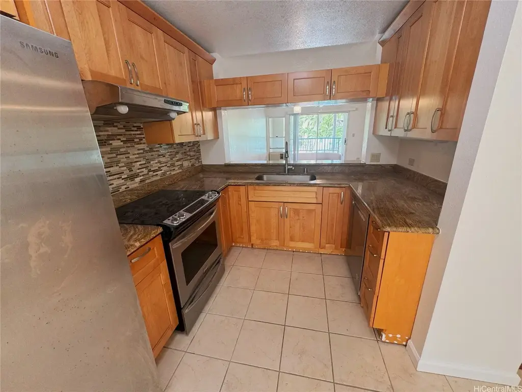 1090 Ala Napunani Street # 219, Honolulu