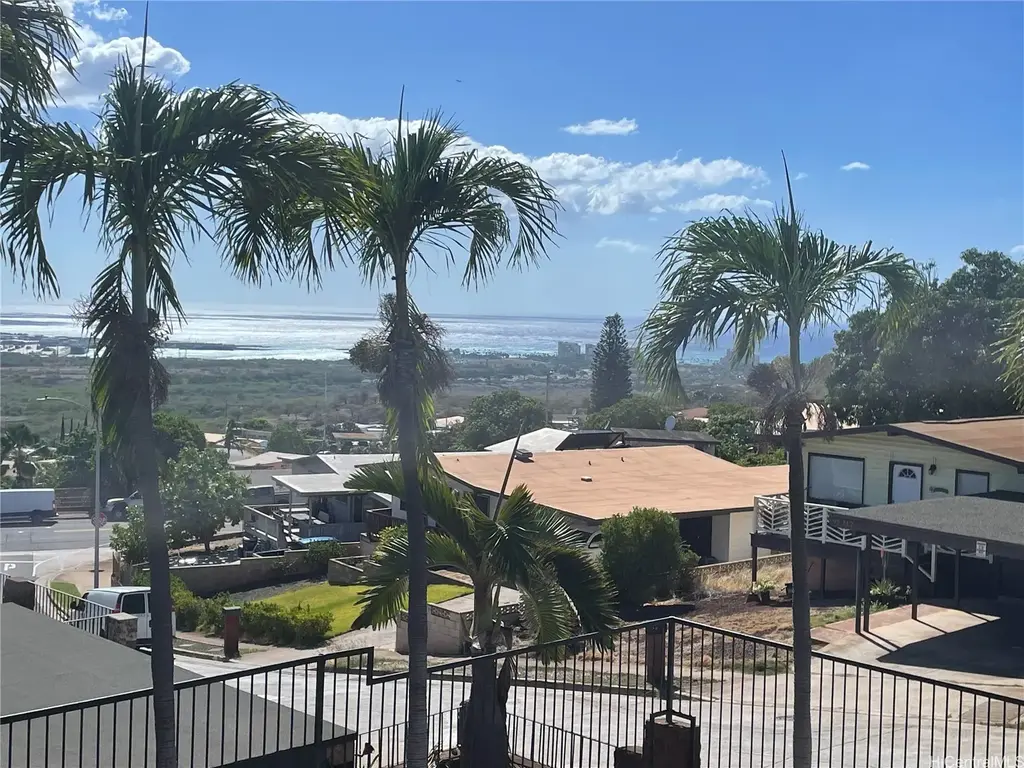 92-717 Nohopono Street, Kapolei