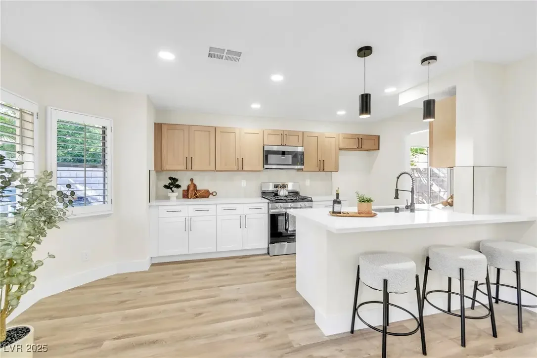 Photo of Listing #2731785